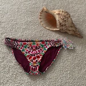 BECCA Bikini Bottom Size Large. NEW WITH TAGS!